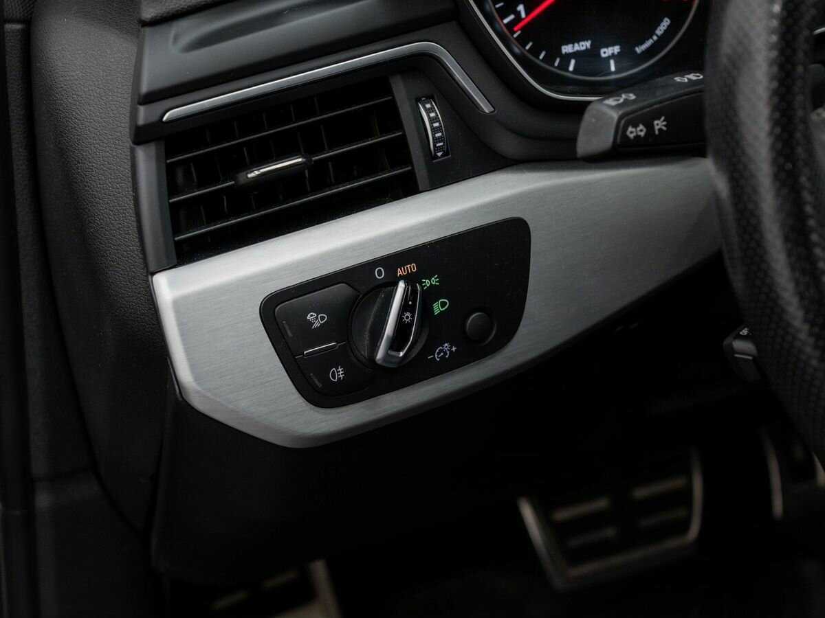 Audi A4, 2017 Фото №17