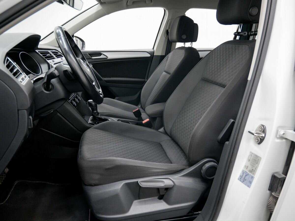 Volkswagen Tiguan, 2018 Фото №17