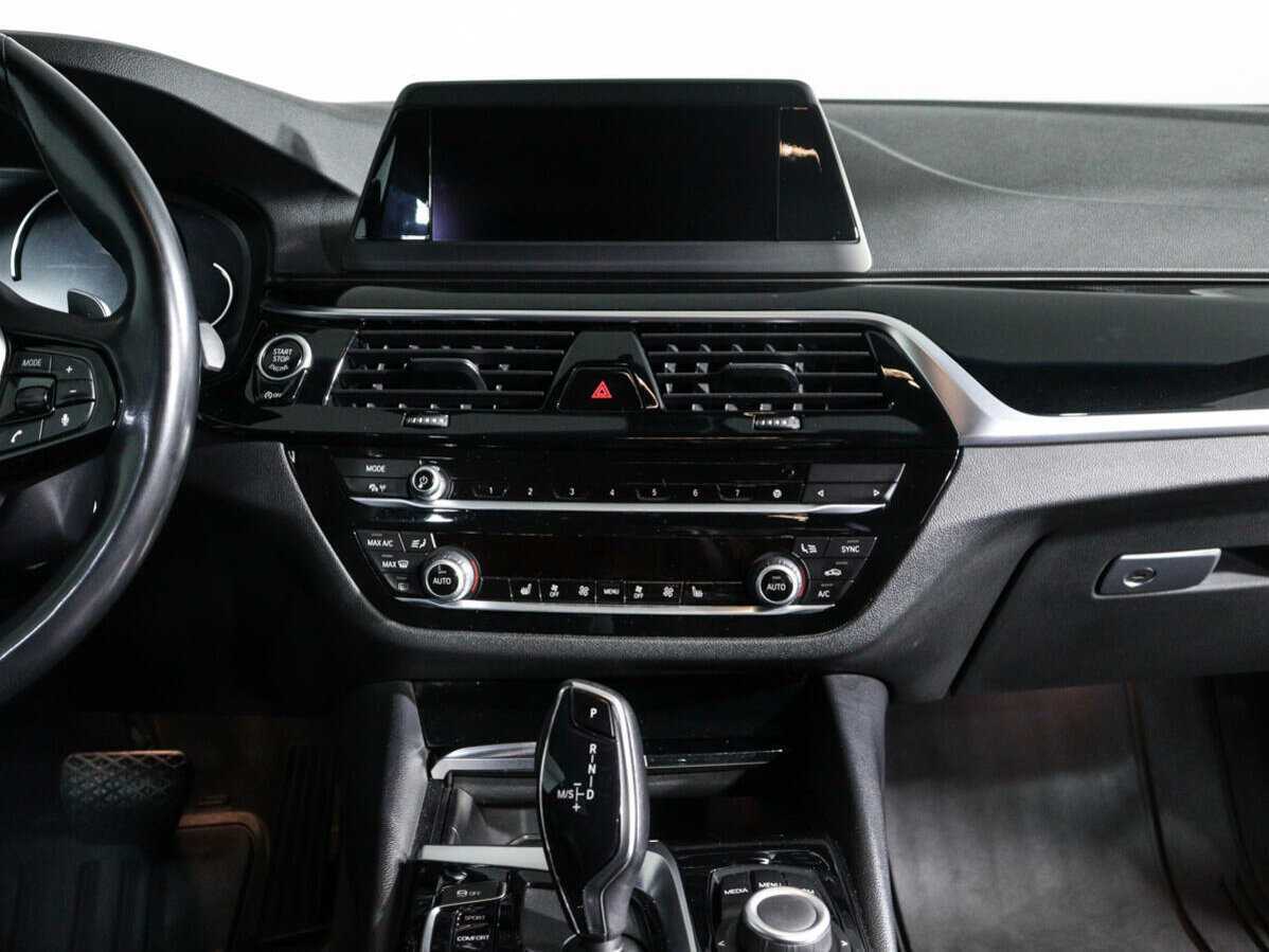 BMW 5 серии 520d, 2019 Фото №11