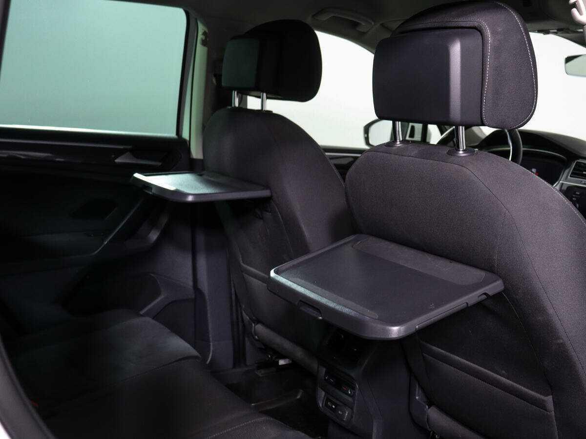 Volkswagen Tiguan, 2018 Фото №17