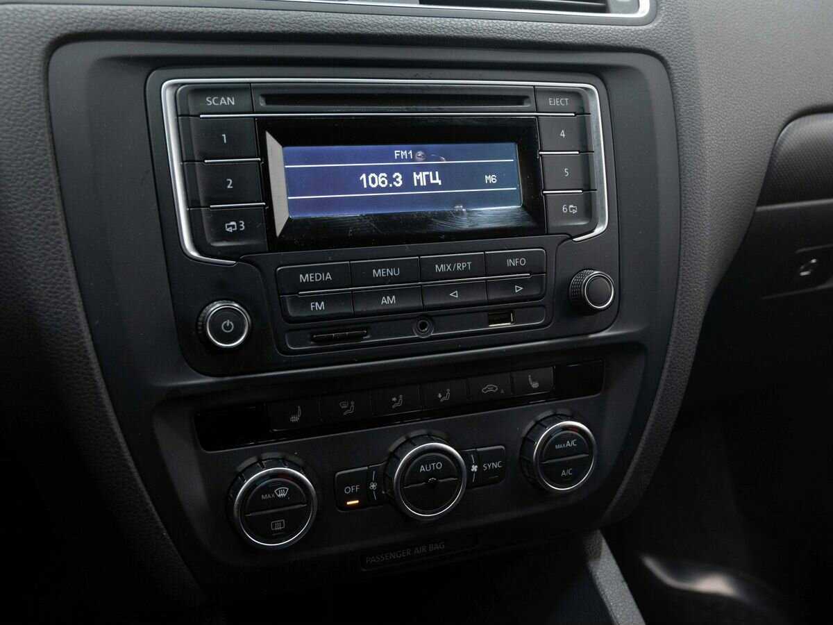 Volkswagen Jetta, 2014 Фото №16