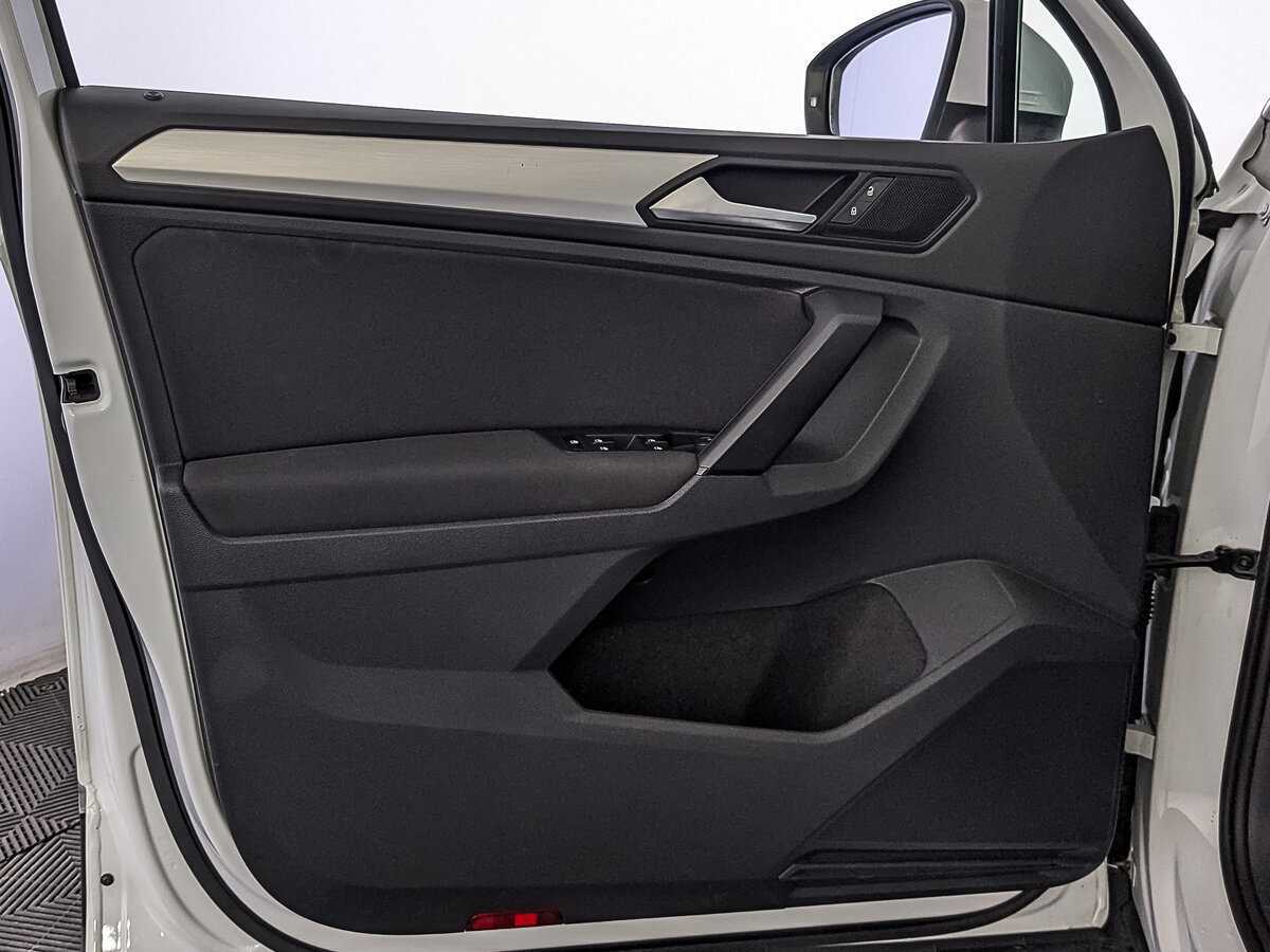 Volkswagen Tiguan, 2018 Фото №19