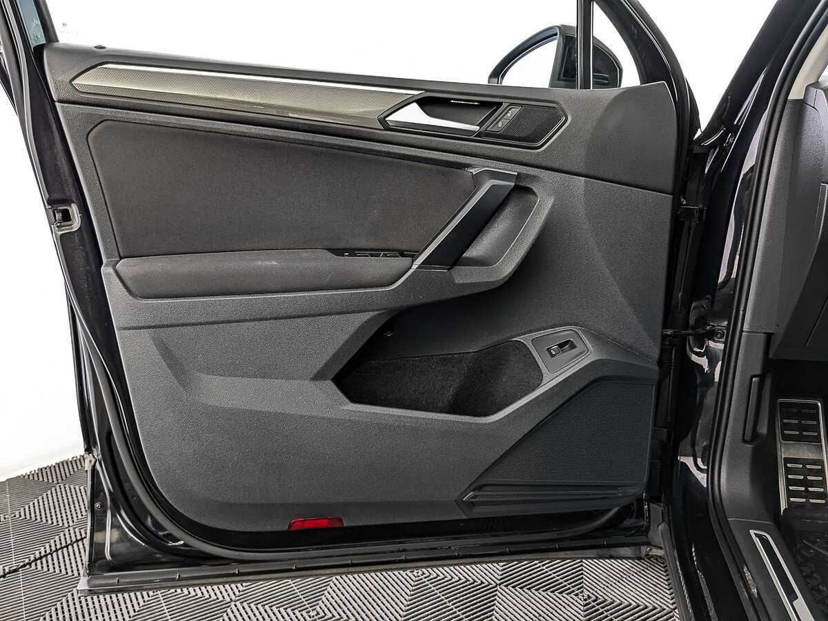 Volkswagen Tiguan, 2018 Фото №17