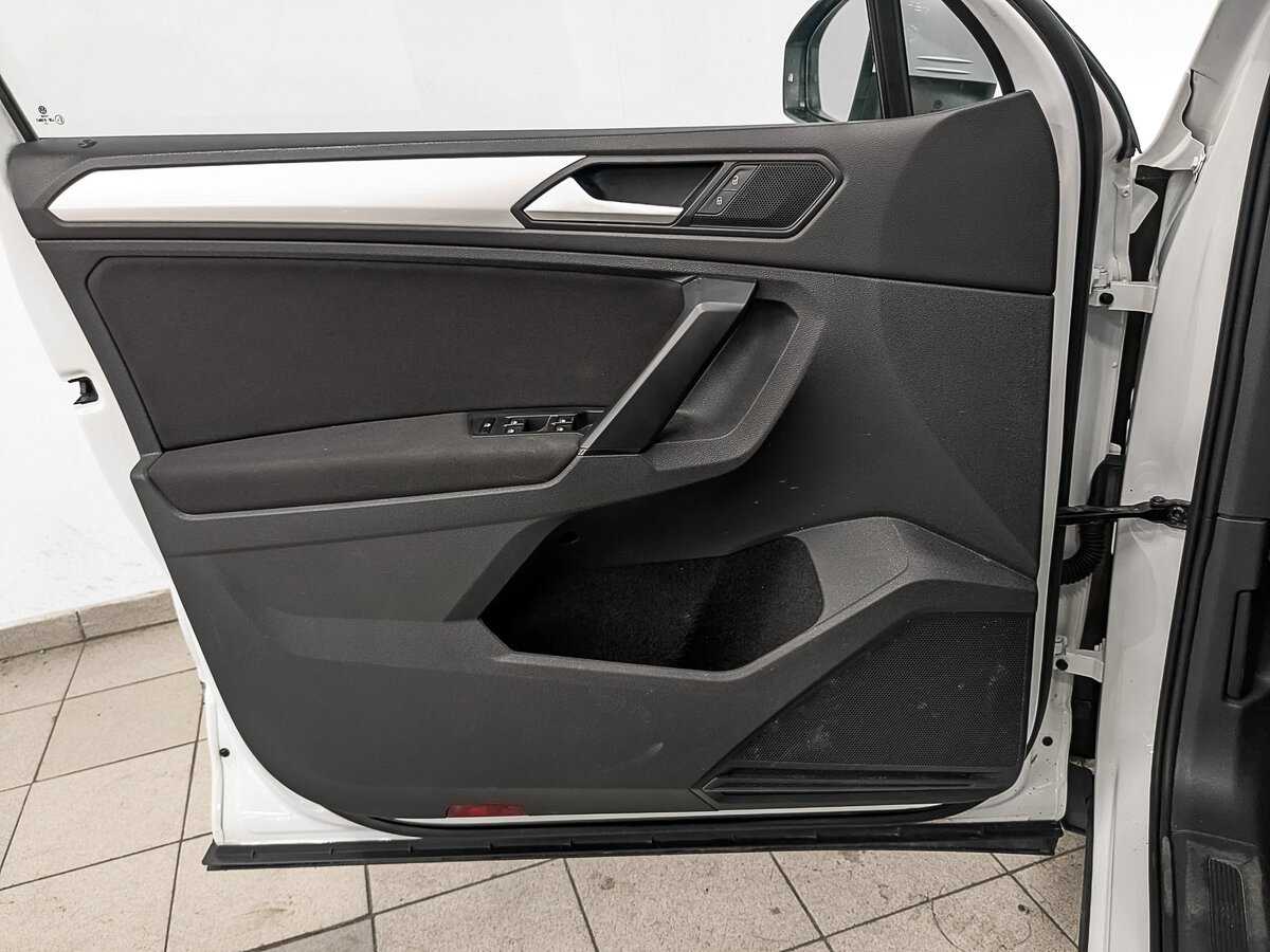 Volkswagen Tiguan, 2021 Фото №17
