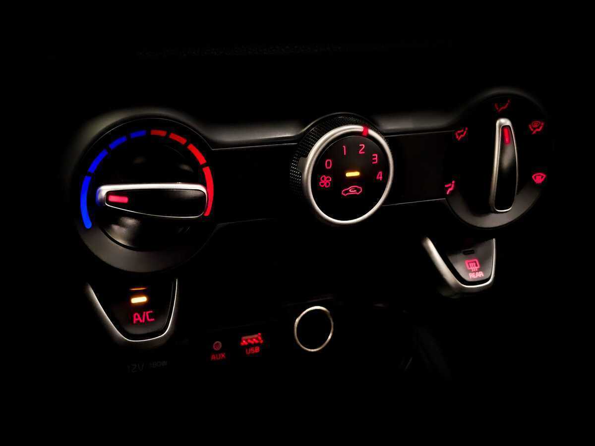 Kia Rio, 2018 Фото №23