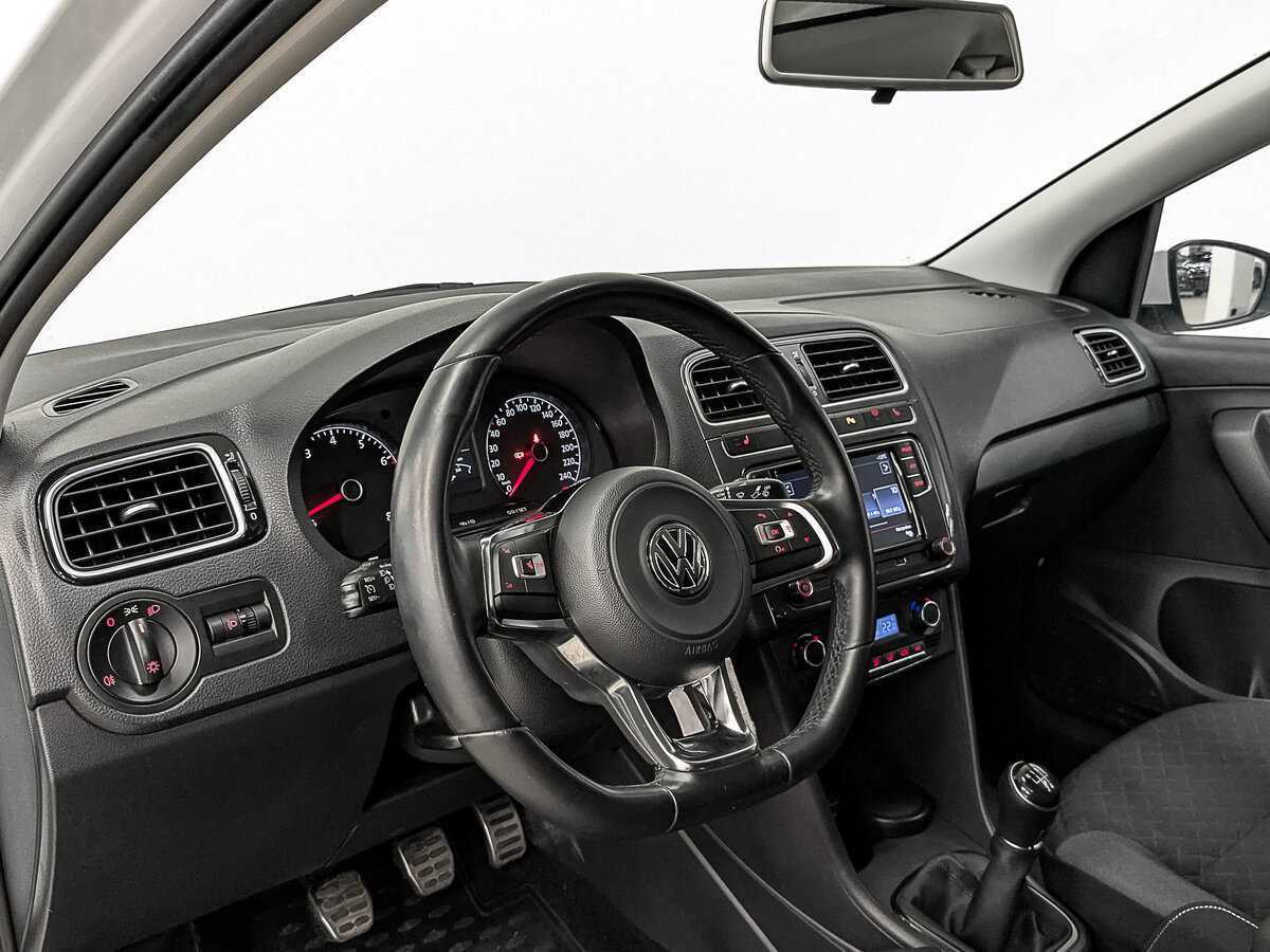 Volkswagen Polo, 2018 Фото №15