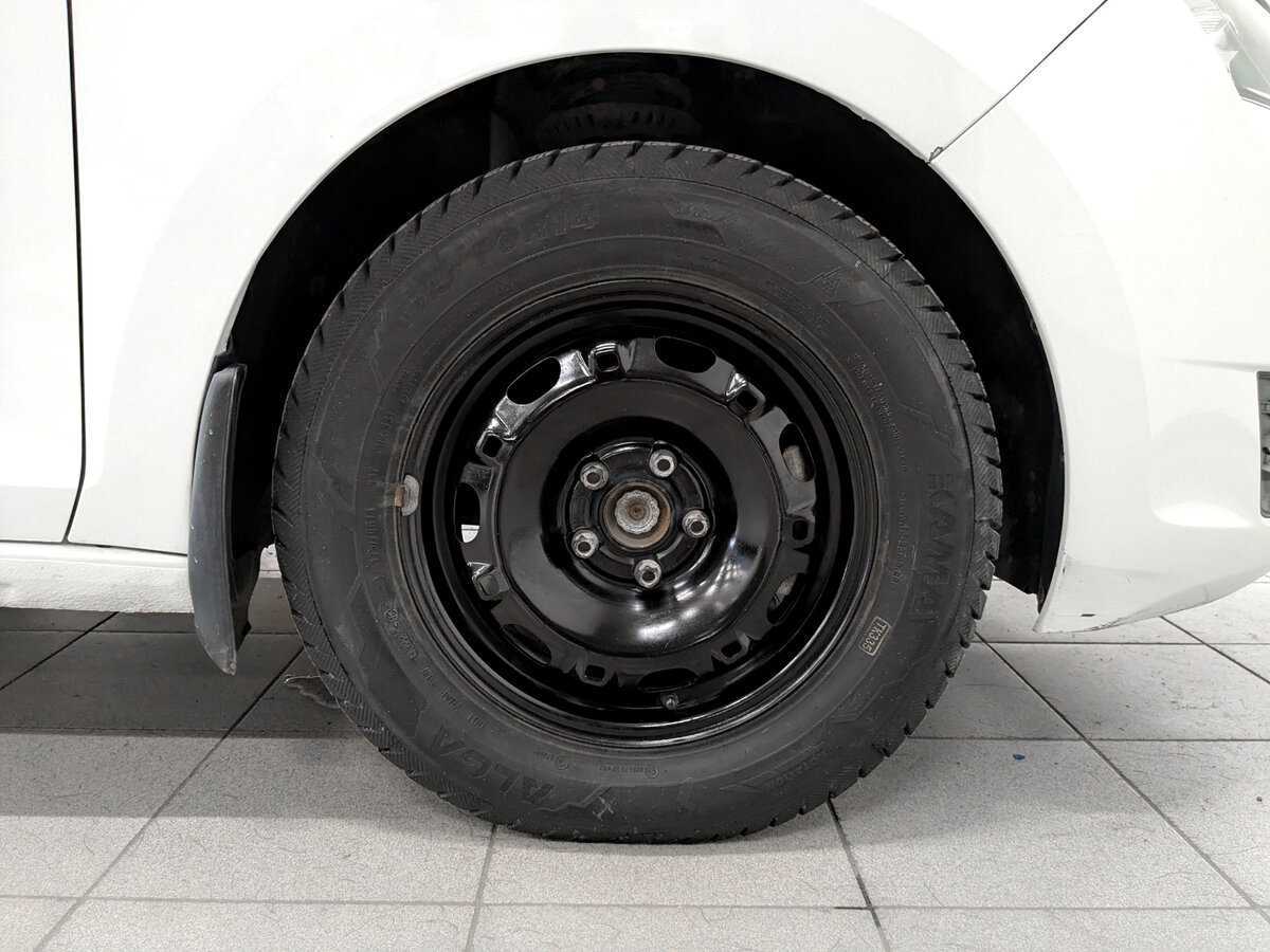 Skoda Rapid, 2017 Фото №17