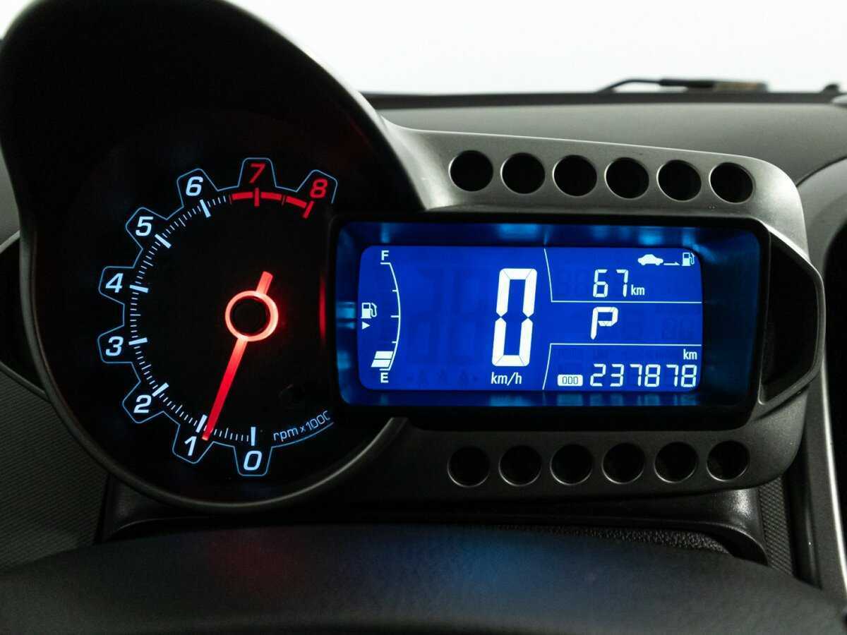 Chevrolet Aveo, 2015 Фото №12