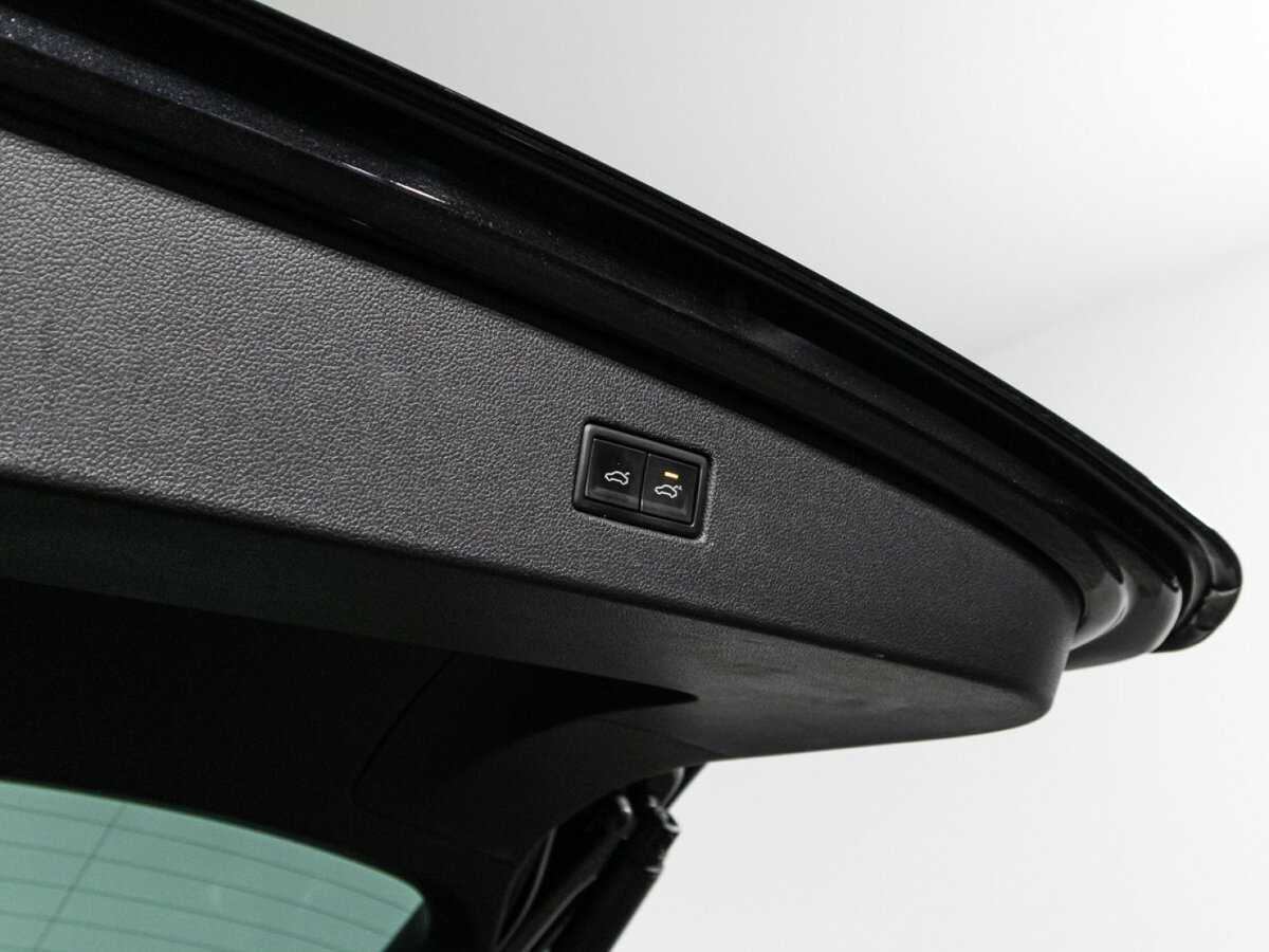 Volkswagen Tiguan, 2019 Фото №16