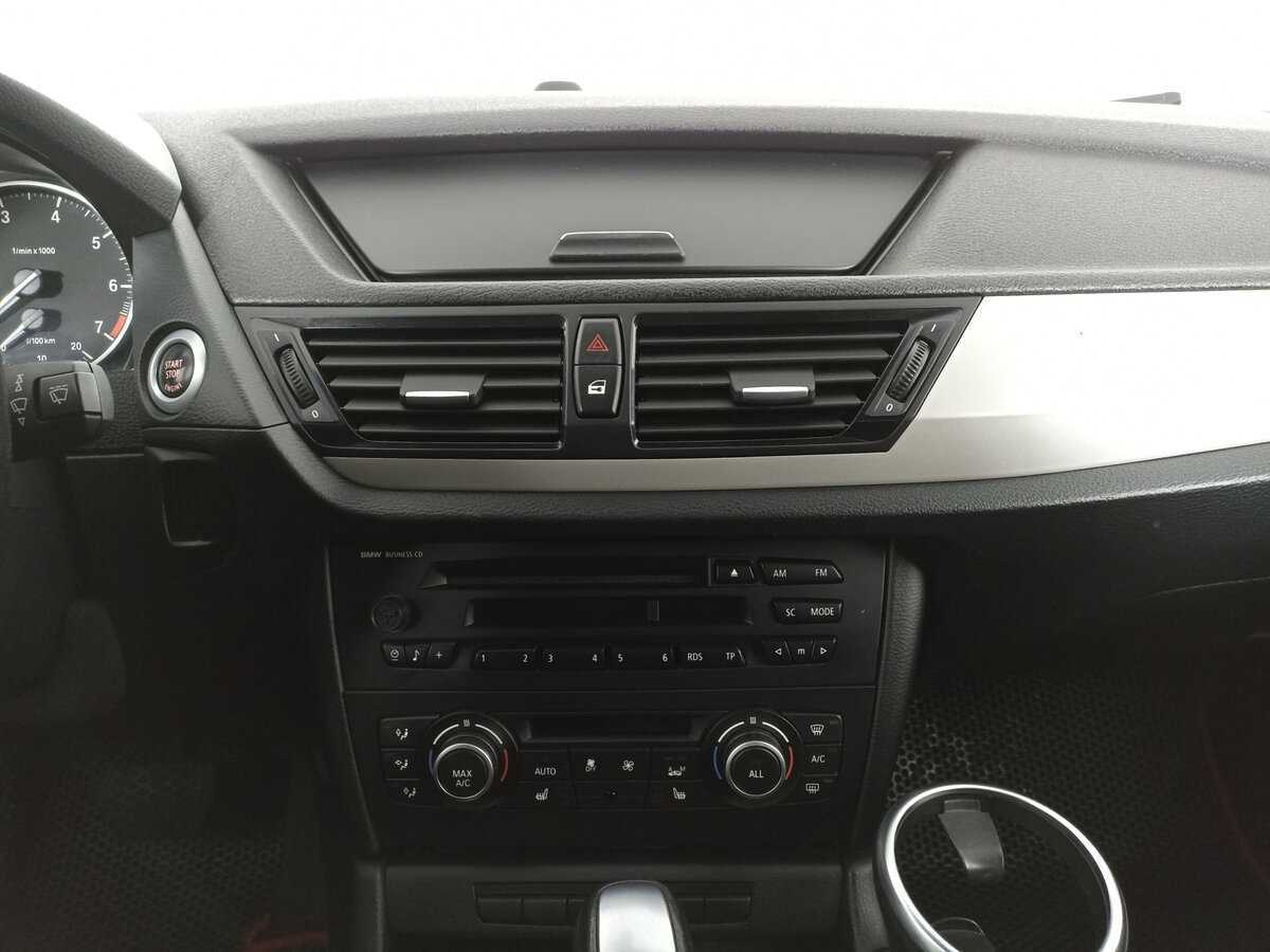 BMW X1 18i, 2014 Фото №13