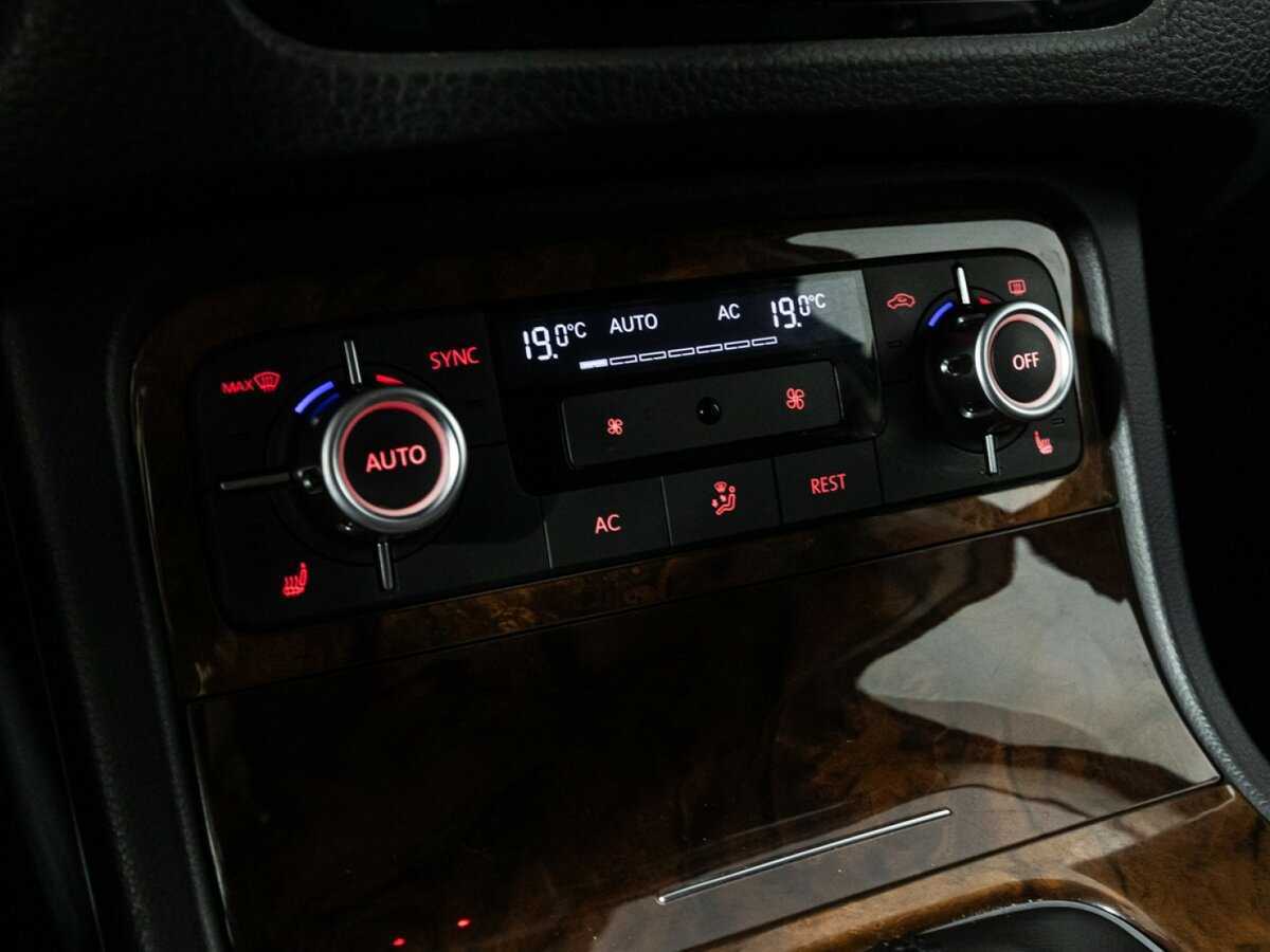 Volkswagen Touareg, 2012 Фото №13