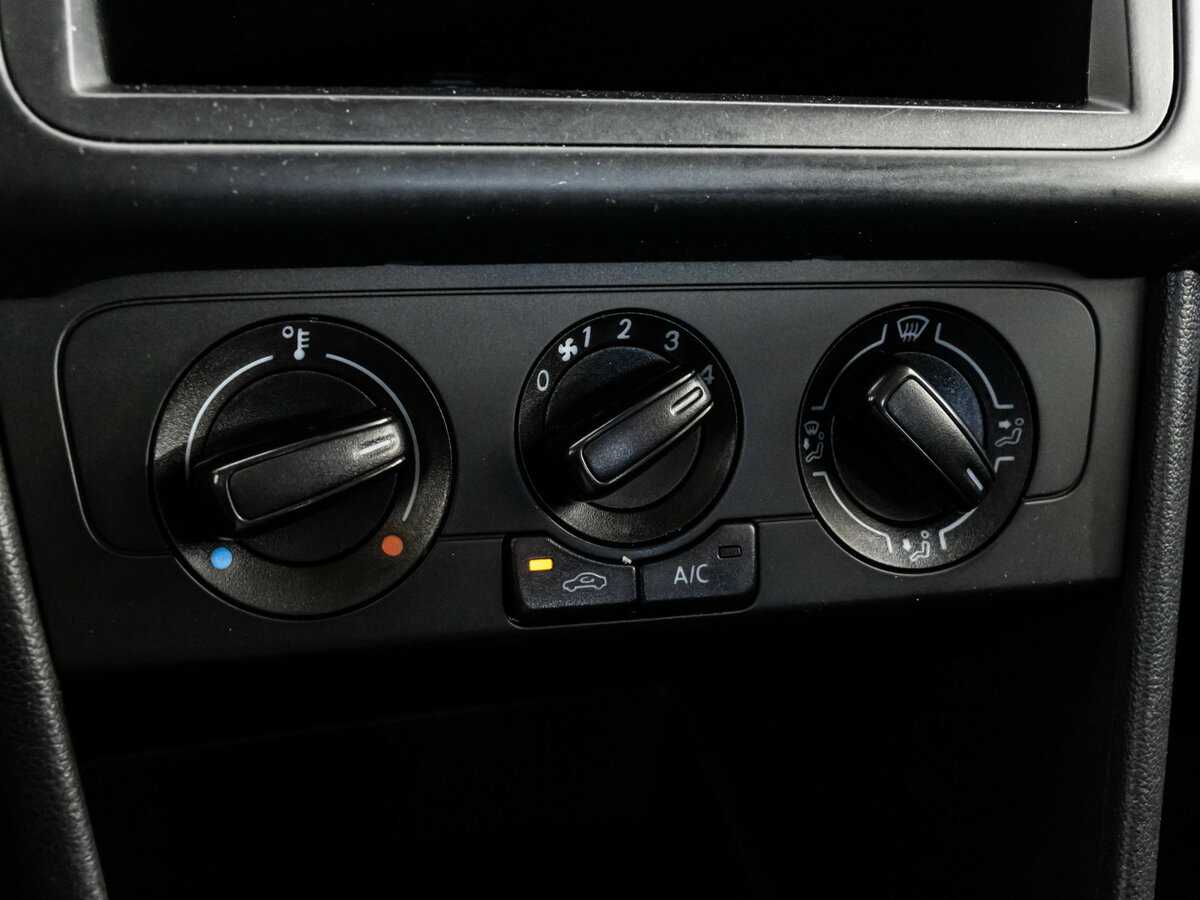 Volkswagen Polo, 2018 Фото №12