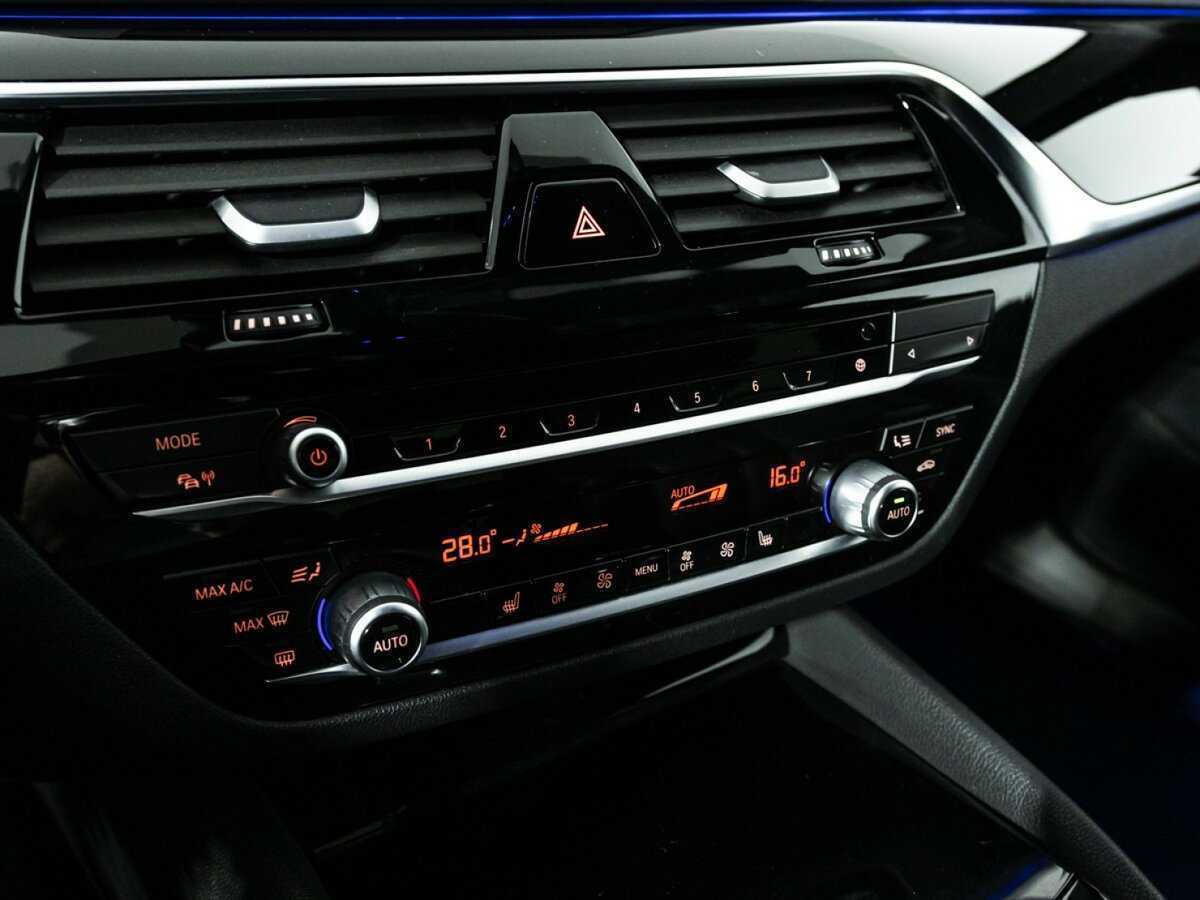 BMW 5 серии 520d xDrive, 2017 Фото №19