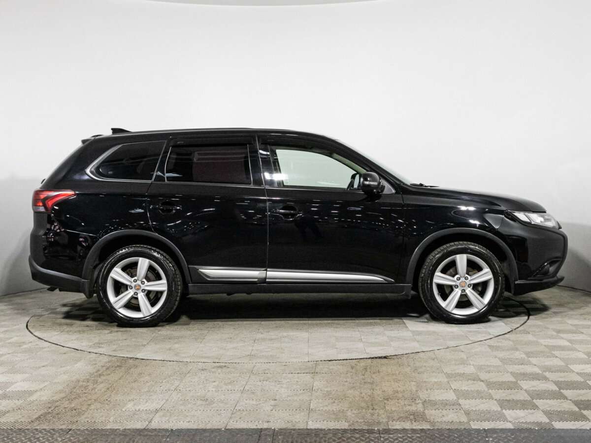 Mitsubishi Outlander, 2017 - 134 990 км. | Фото №4