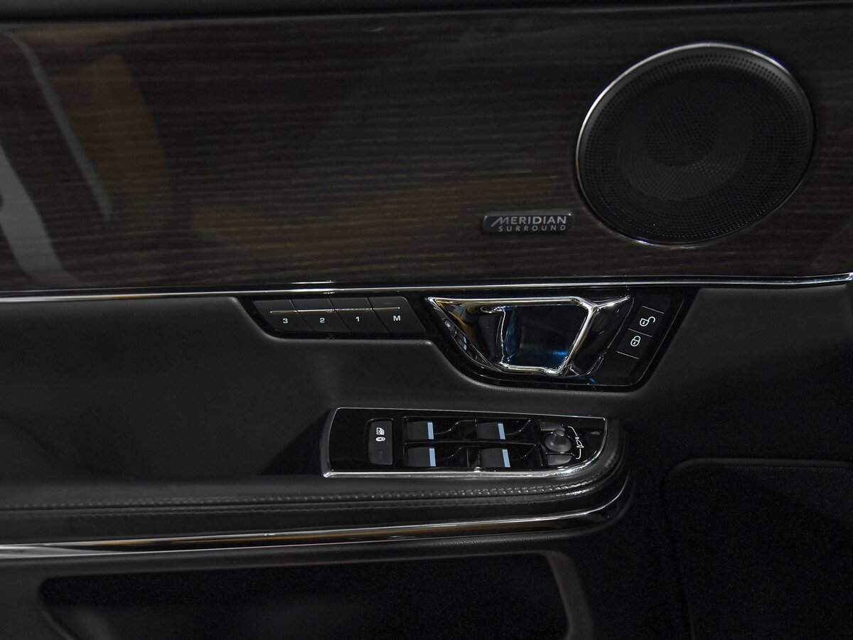 Jaguar XJ, 2016 Фото №15