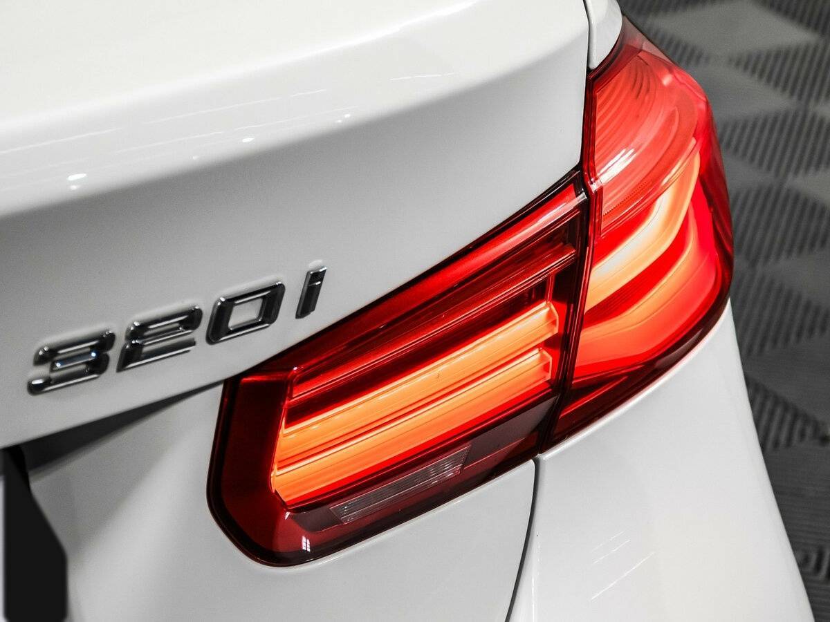 BMW 3 серии 320i xDrive, 2018 Фото №16