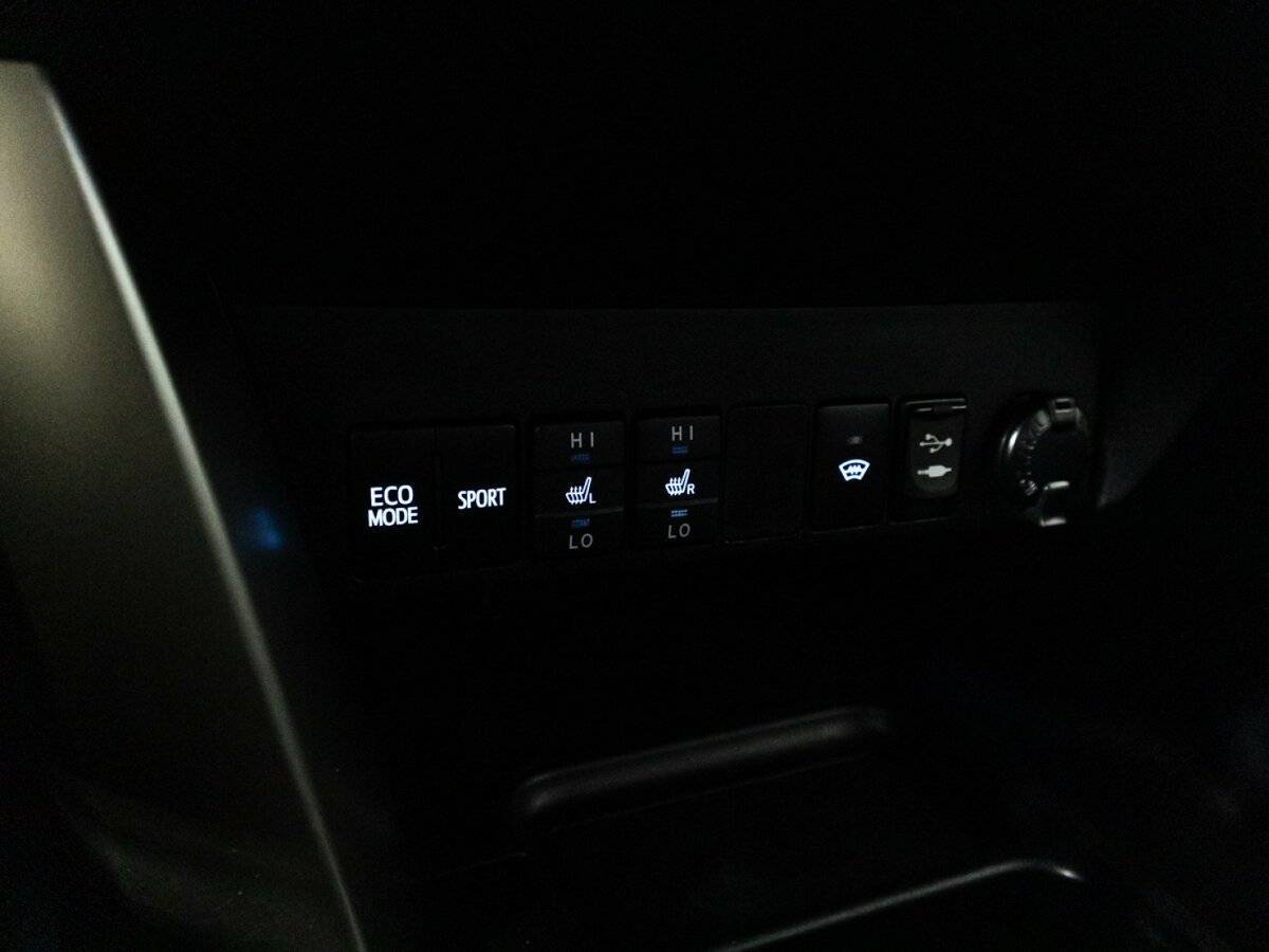 Toyota RAV4, 2018 Фото №23