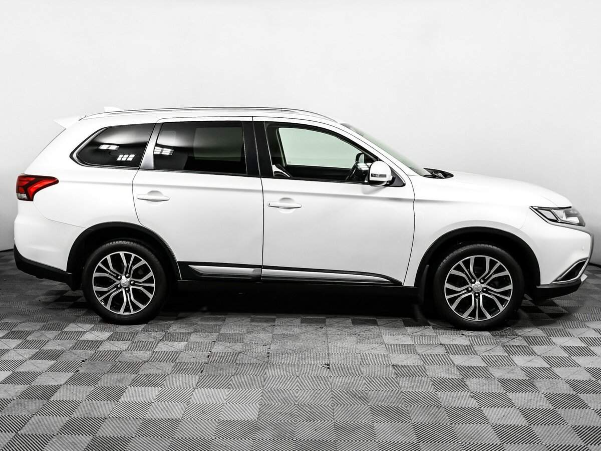 Mitsubishi Outlander, 2017 - 72 468 км. | Фото №4