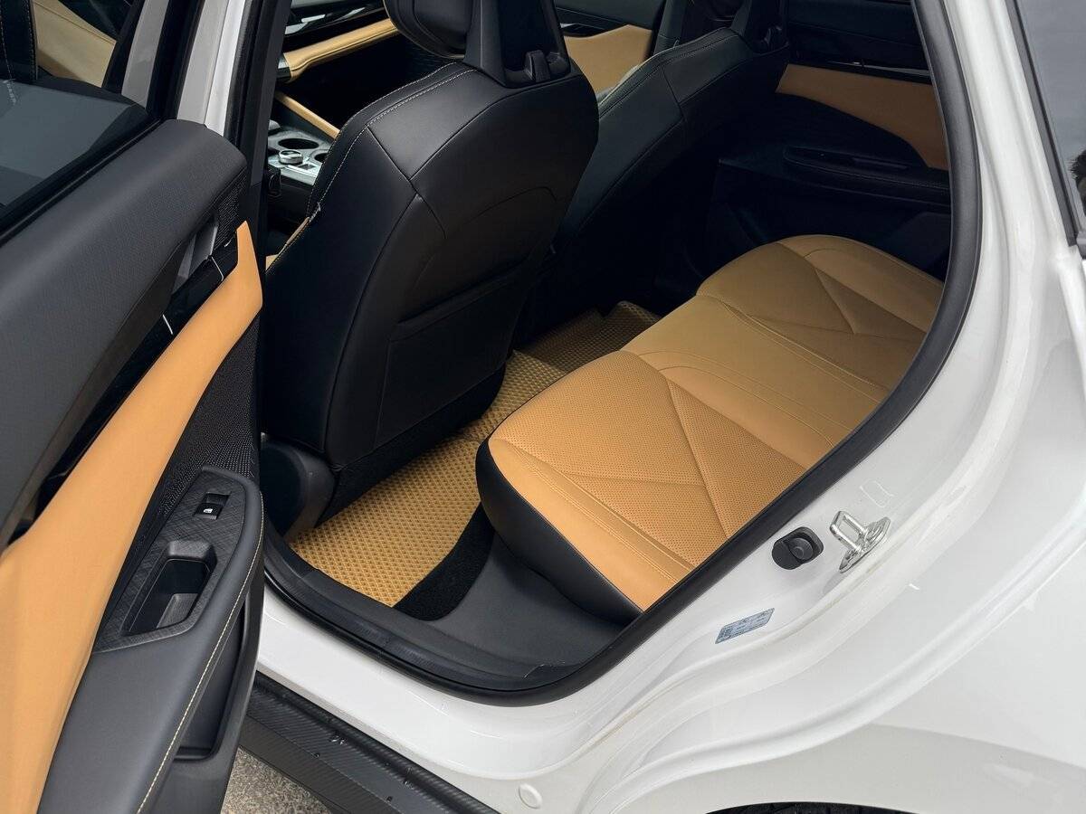 Changan UNI-V, 2023 Фото №16