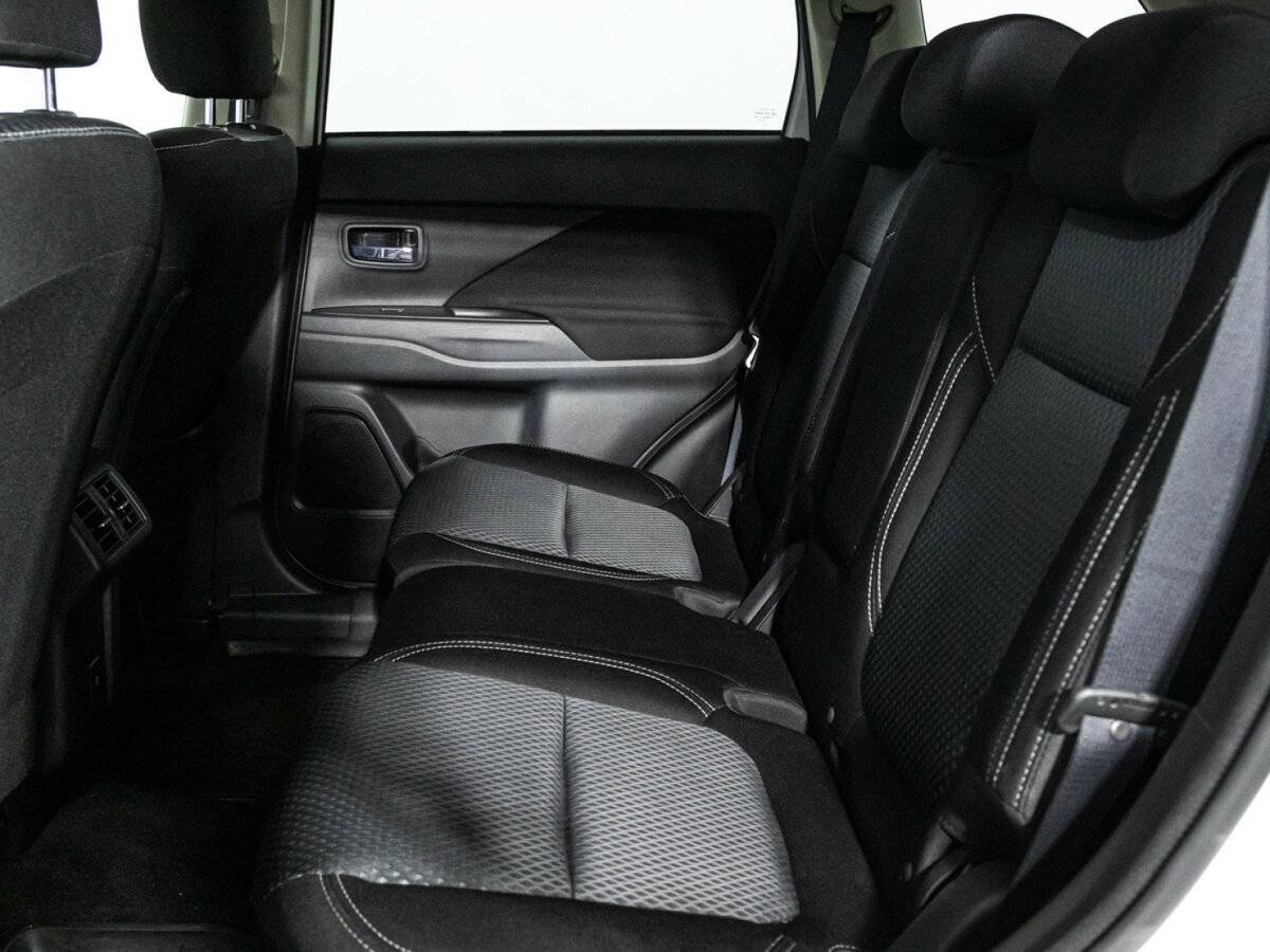 Mitsubishi Outlander, 2021 Фото №10