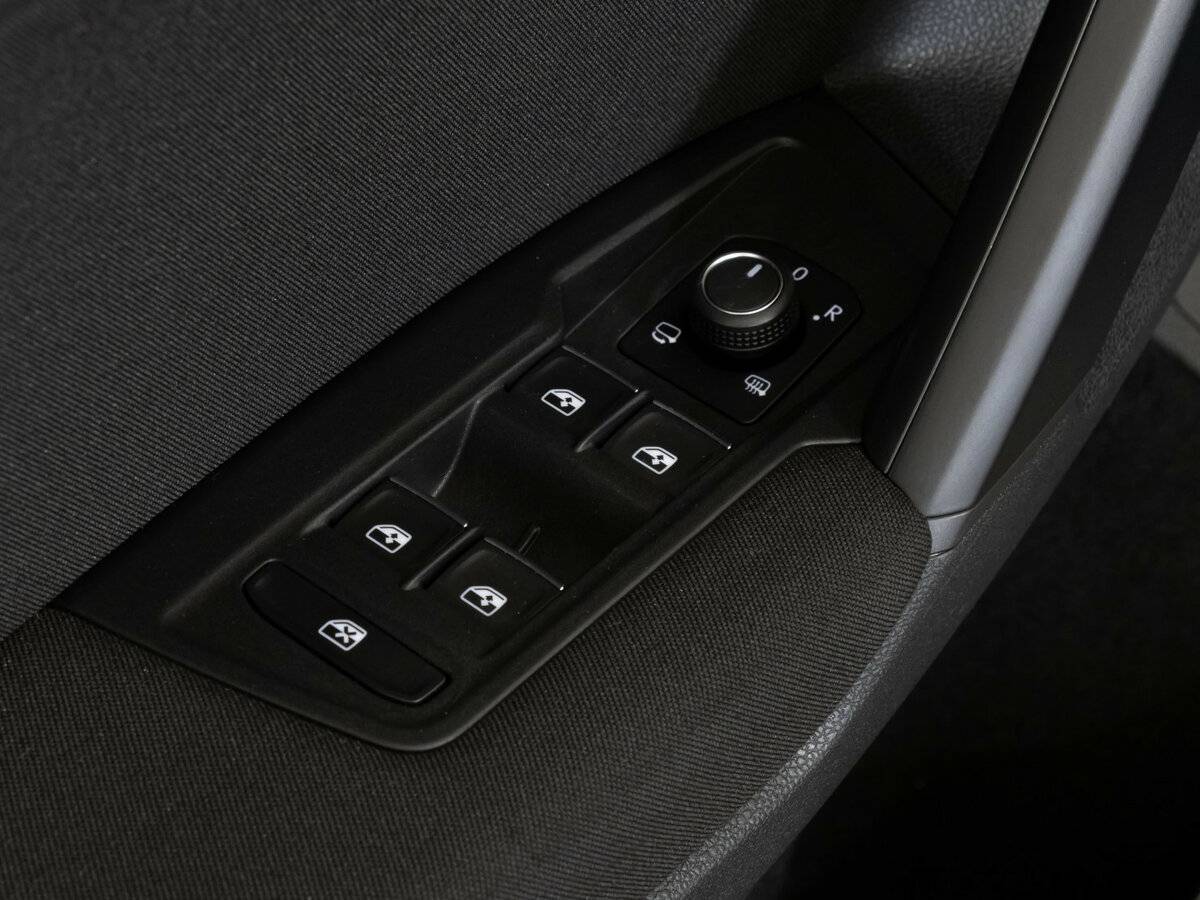 Volkswagen Tiguan, 2019 Фото №21