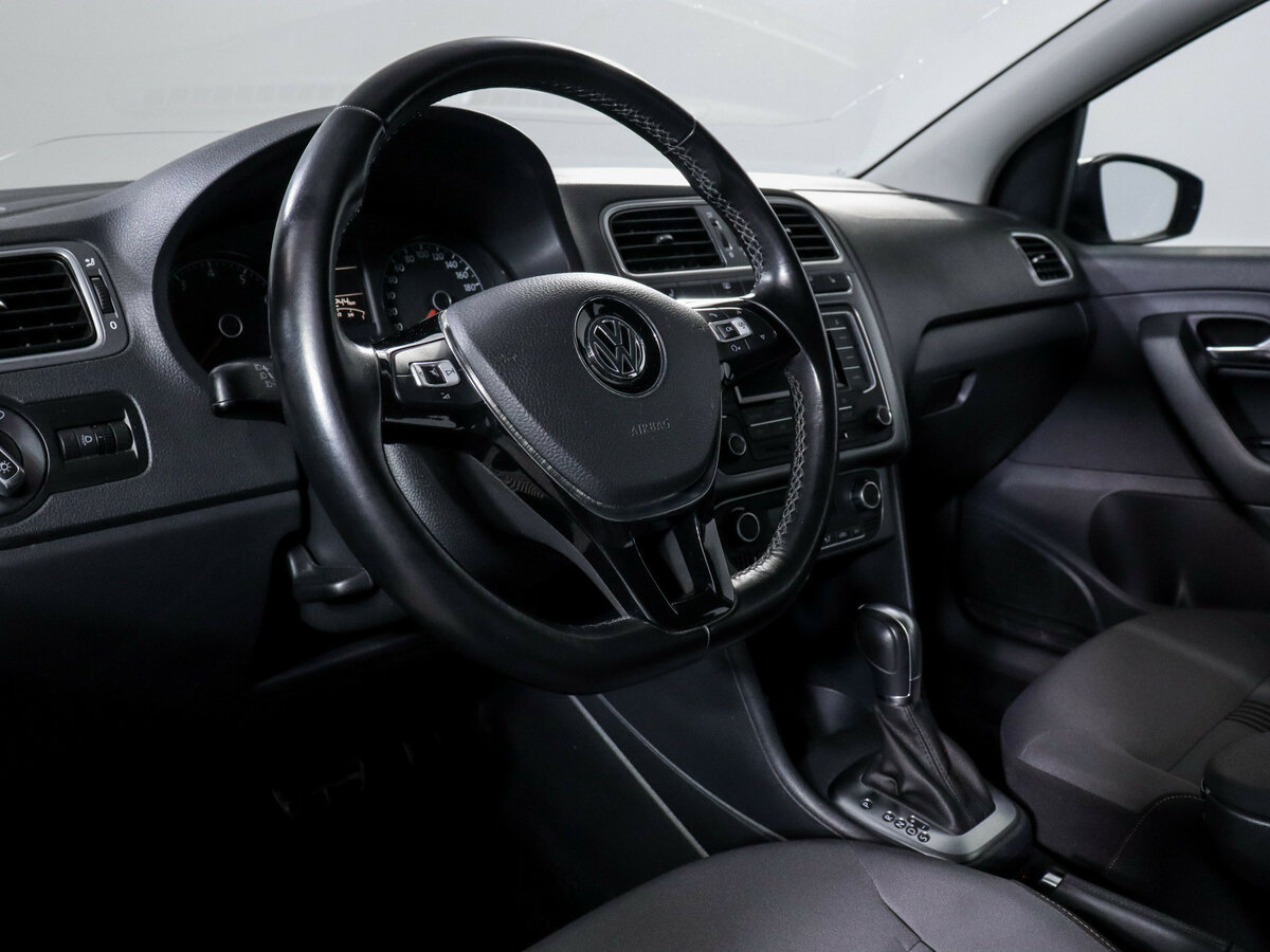 Volkswagen Polo V Рестайлинг, 2016 Фото №11