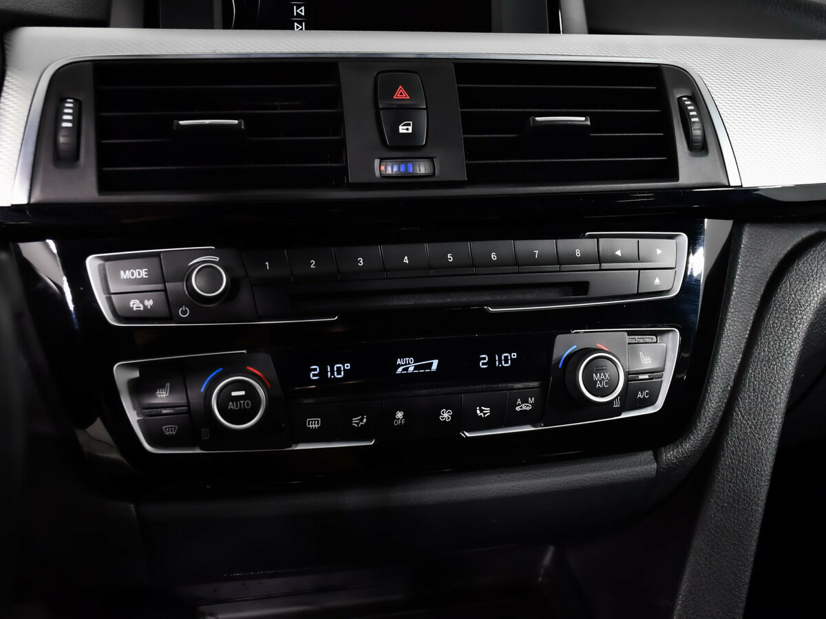 BMW 3 серии 320i xDrive VI (F3x) Рестайлинг, 2016 Фото №15