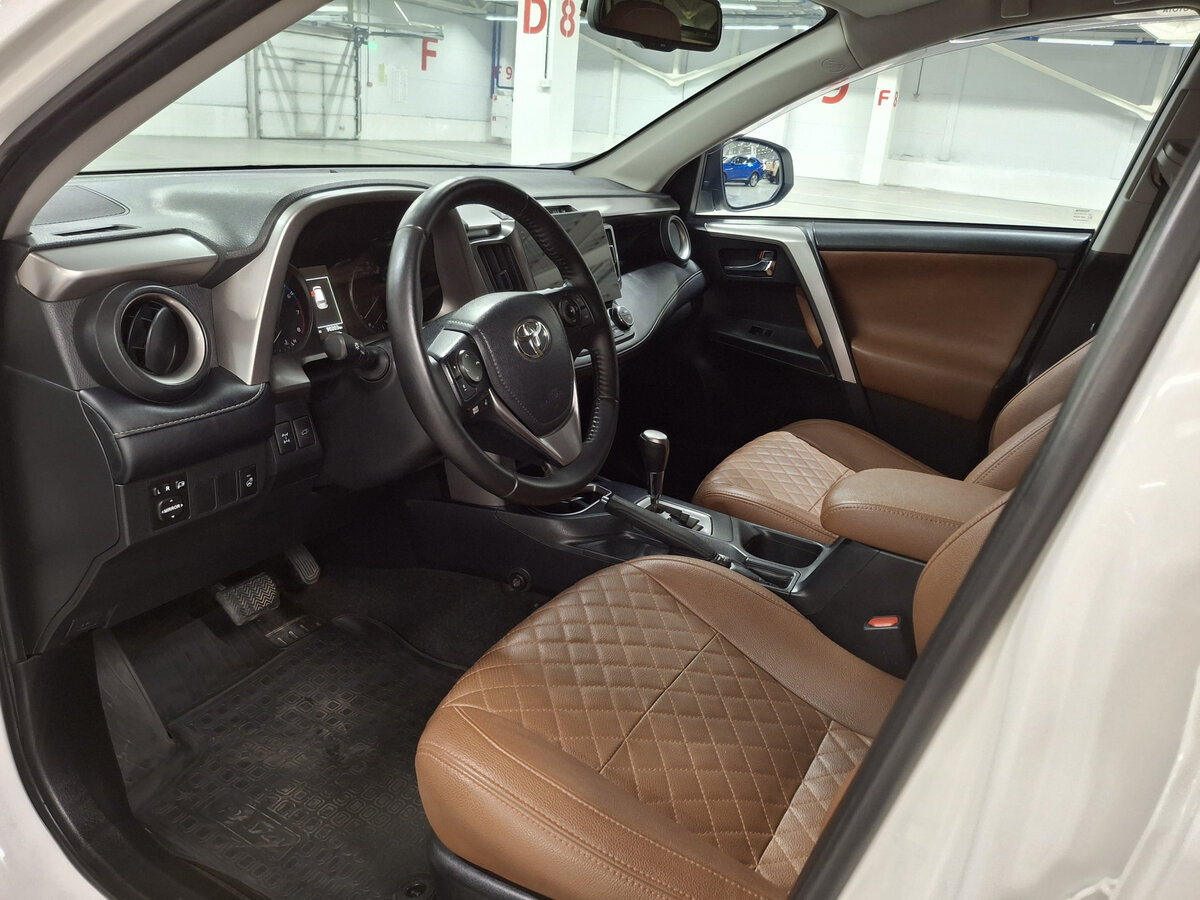 Toyota RAV4 IV (XA40) Рестайлинг, 2017 Фото №16