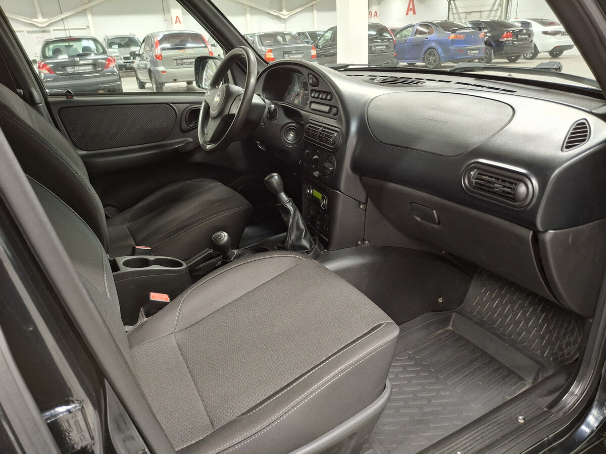 Chevrolet Niva I Рестайлинг, 2017 Фото №11