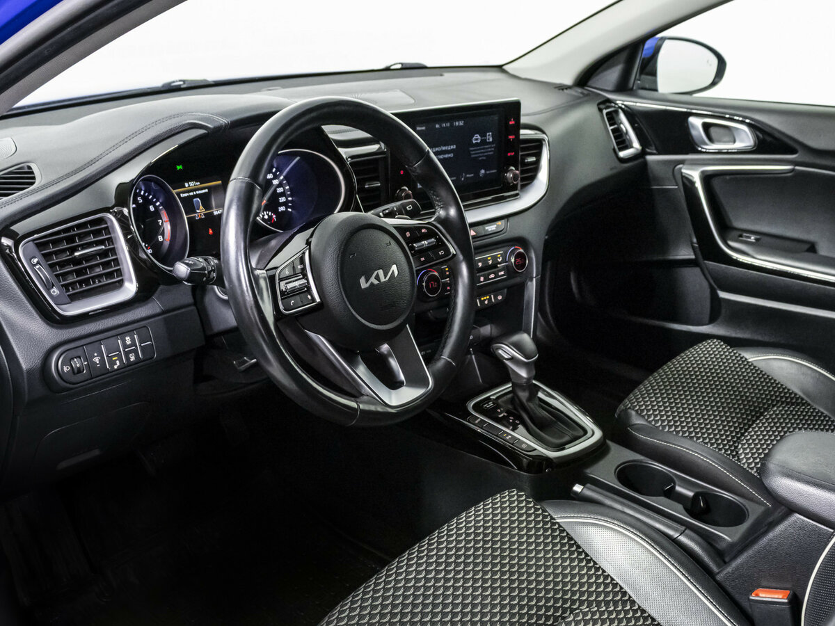 Kia Ceed III Рестайлинг, 2021 Фото №9