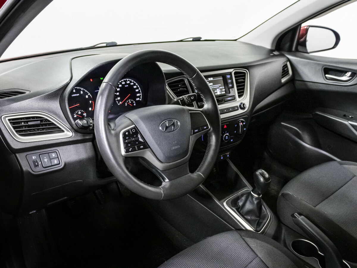 Hyundai Solaris II Рестайлинг, 2021 Фото №11